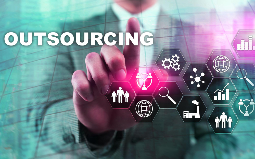 Hỗ trợ Kỹ thuật & IT Outsourcing